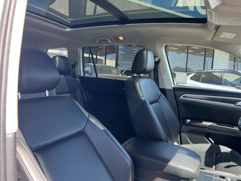 Used 2019 Volkswagen Atlas SE w/ Panoramic Sunroof Package FWD image 32