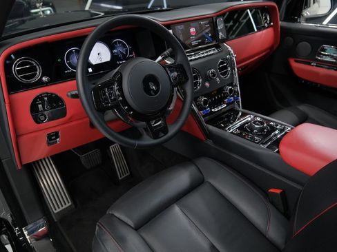 Used 2025 Rolls-Royce Cullinan image 48