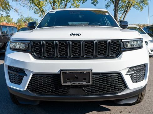 New 2025 Jeep Grand Cherokee Altitude image 3
