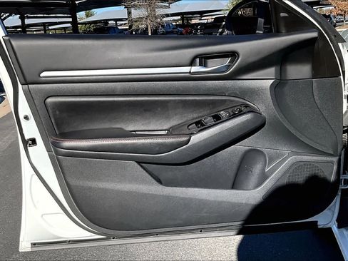 Used 2024 Nissan Altima 2.5 SR image 21