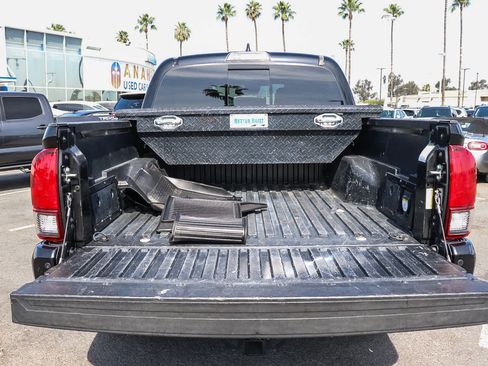 Used 2018 Toyota Tacoma TRD Sport w/ Technology Package image 24