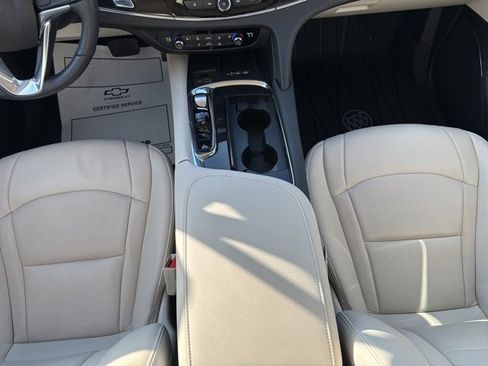 Used 2023 Buick Enclave Essence image 20