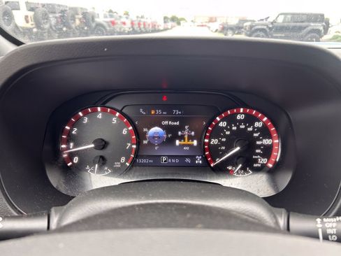 Used 2025 Nissan Frontier PRO-4X w/ Pro Convenience Package AWD/4WD image 32