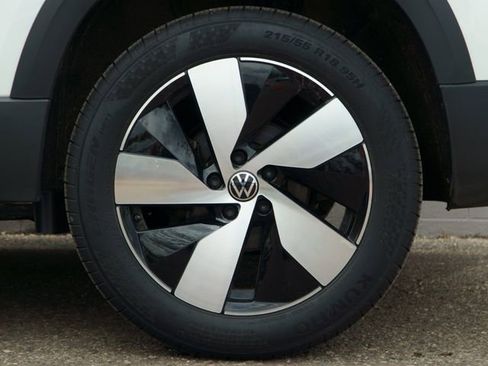 Used 2025 Volkswagen Taos S AWD/4WD image 13