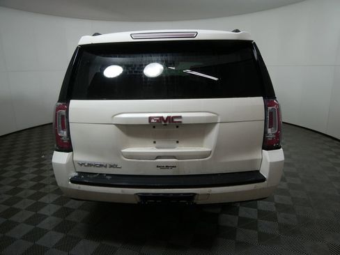 Used 2015 GMC Yukon XL SLT w/ Open Road Package image 4
