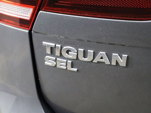 Used 2019 Volkswagen Tiguan SEL R-Line AWD/4WD image 47
