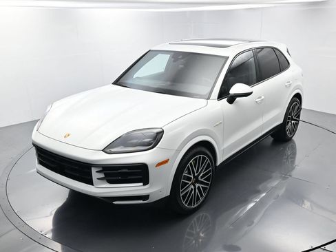 Certified 2026 Porsche Cayenne E-Hybrid AWD/4WD image 29