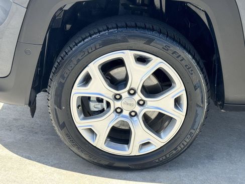 Used 2023 Jeep Renegade Limited w/ Limited Elite Group AWD/4WD image 10