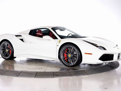 Used 2019 Ferrari 488 Spider image 11