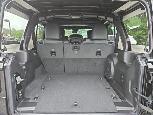 New 2025 Jeep Wrangler Sahara AWD/4WD image 19