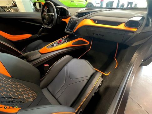 Used 2024 Lamborghini Revuelto image 13