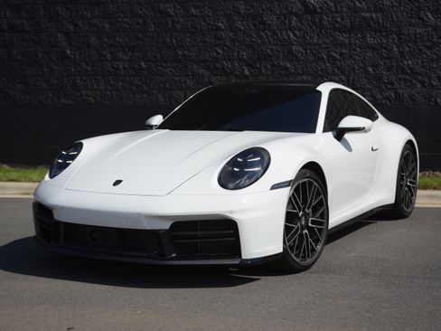 Certified 2026 Porsche 911 Carrera RWD image 37