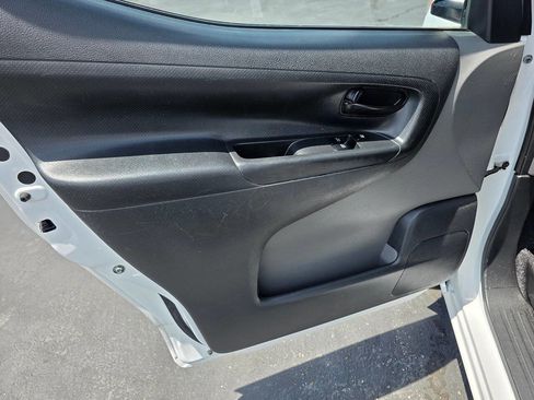 Used 2015 Nissan NV200 S w/ Cruise Control Package FWD image 18