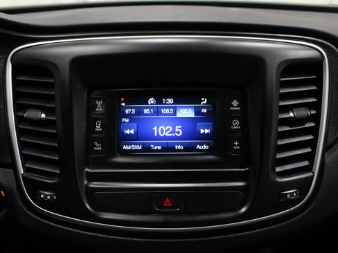 Used 2015 Chrysler 200 Limited w/ Convenience Group FWD image 14