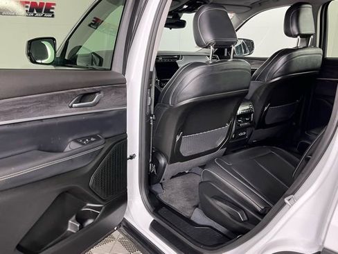 Used 2023 Jeep Grand Cherokee L Limited image 24