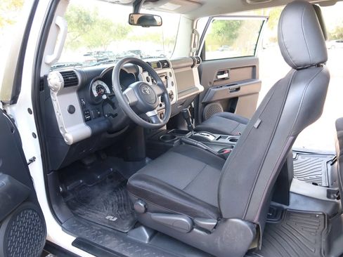 Used 2009 Toyota FJ Cruiser 2WD w/ TRD Sport Pkg image 20