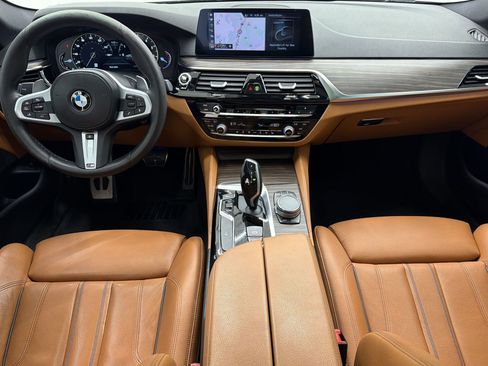 Used 2019 BMW 530i xDrive w/ M Sport Package AWD/4WD image 15