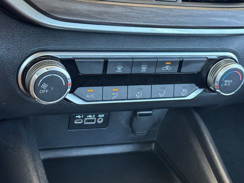 Used 2025 Nissan Altima 2.5 SV FWD image 19