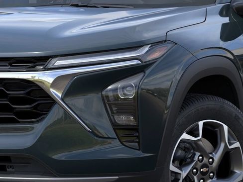 New 2026 Chevrolet Trax LT w/ Driver Confidence Package FWD image 11