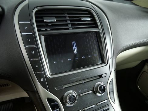 Used 2017 Lincoln MKX Reserve w/ Lincoln MKX Climate Package AWD/4WD image 18
