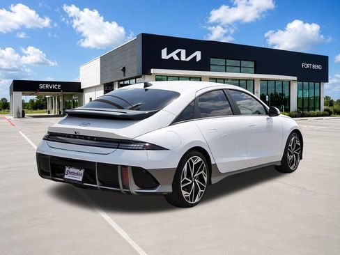 Used 2023 Hyundai Ioniq 6 SEL RWD image 5