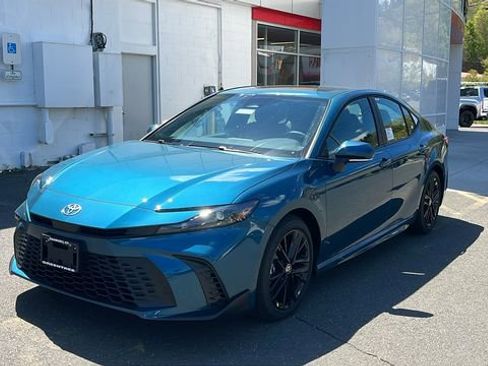 New 2026 Toyota Camry SE FWD image 3