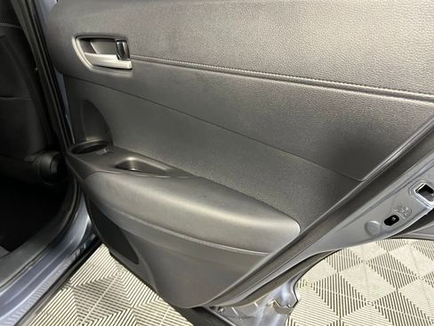 Used 2024 Toyota Corolla Cross XLE image 32