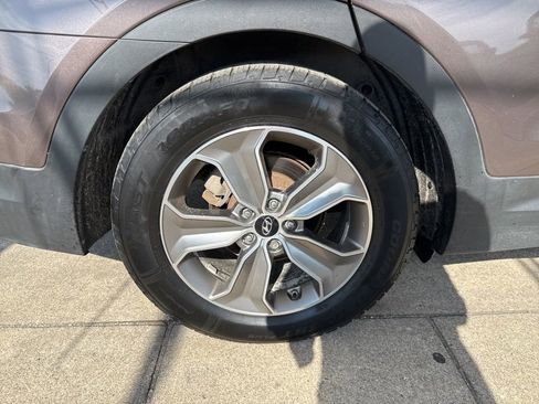 Used 2014 Hyundai Santa Fe GLS image 40