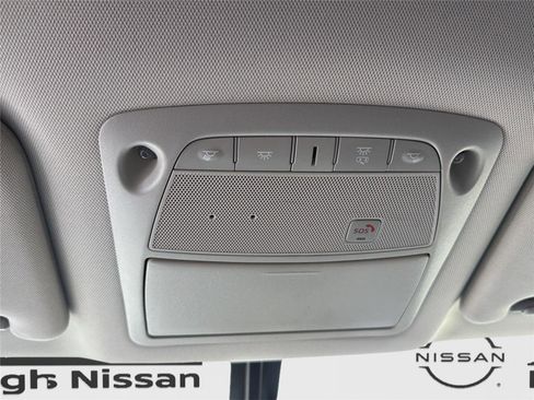 Used 2019 Nissan Pathfinder SL image 22