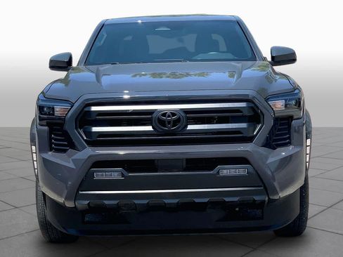 Used 2025 Toyota Tacoma SR5 AWD/4WD image 3