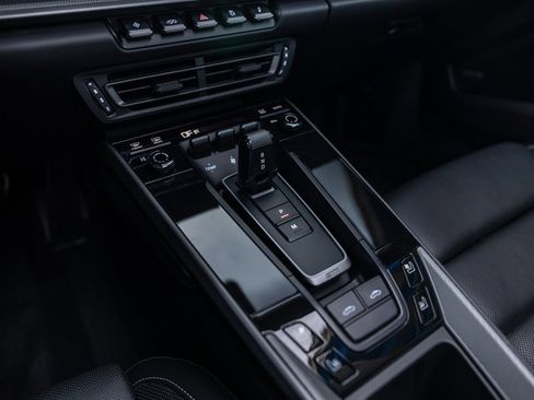 Used 2022 Porsche 911 Targa 4S w/ Premium Package image 33