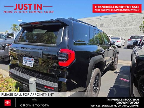 Used 2026 Toyota 4Runner SR5 RWD image 3