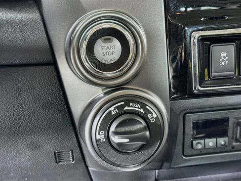 Used 2017 Nissan Titan Platinum Reserve AWD/4WD image 35