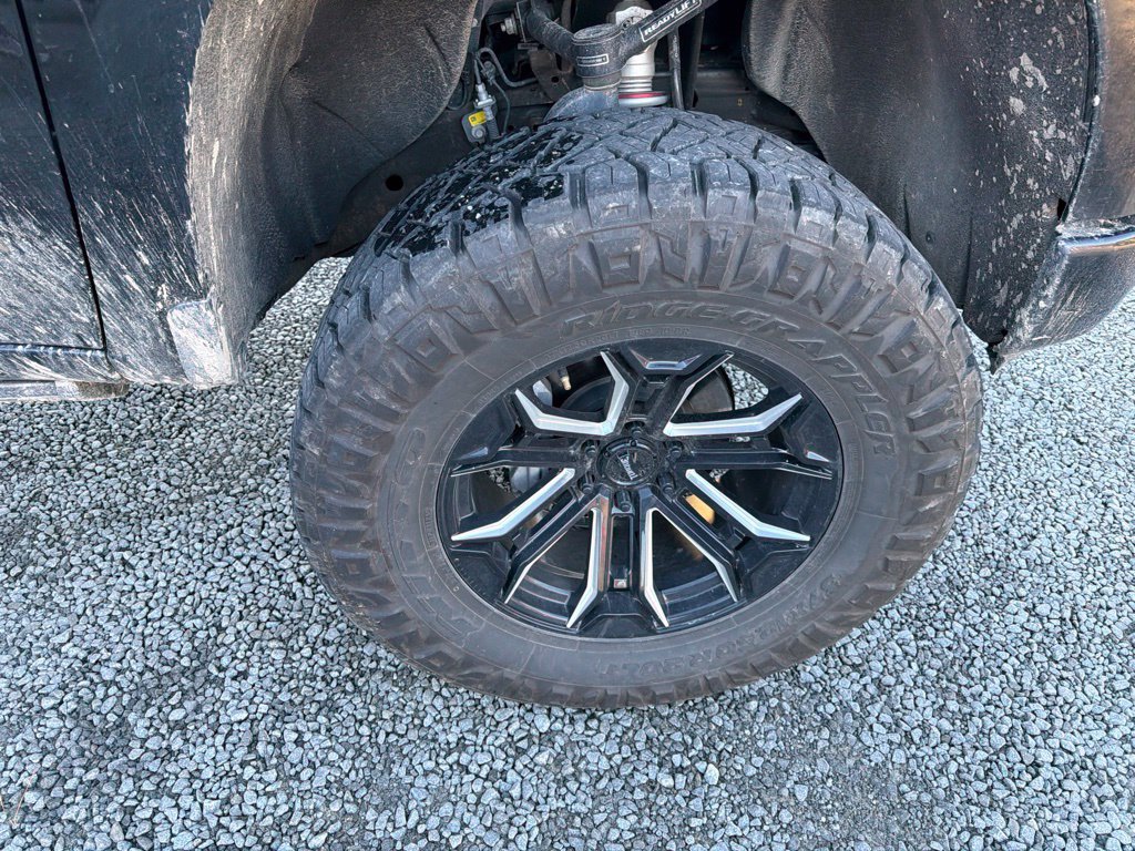 Used 2025 Chevrolet Silverado 1500 LT Trail Boss w/ Convenience Package II AWD/4WD image 10