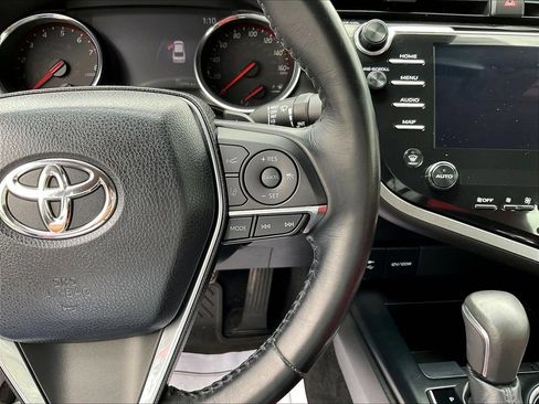 Used 2019 Toyota Camry XSE FWD image 12