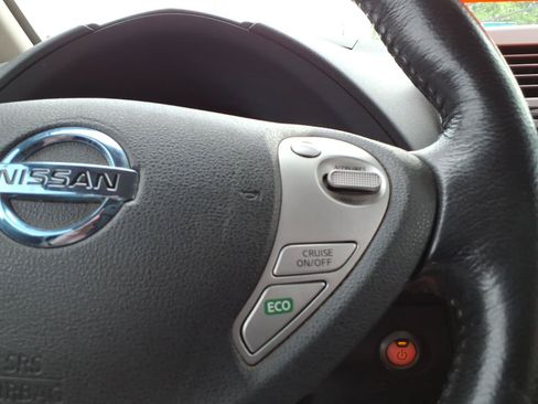 Used 2015 Nissan Leaf S FWD image 28
