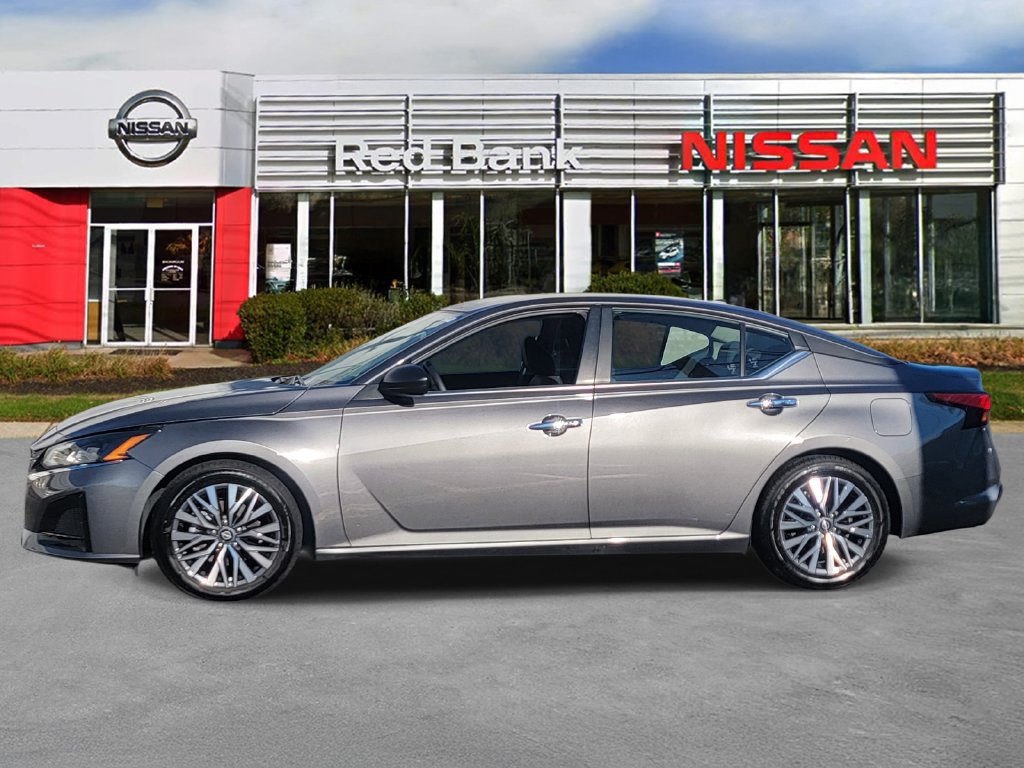 Used 2025 Nissan Altima 2.5 SV FWD image 5