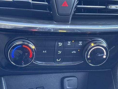 Used 2024 Buick Encore GX Sport Touring image 31