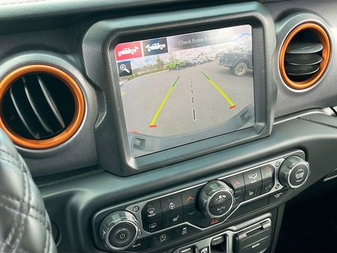 Certified 2020 Jeep Gladiator Mojave image 13