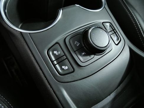 Used 2024 GMC Terrain SLT AWD/4WD image 20