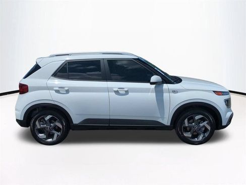 New 2026 Hyundai Venue SEL FWD image 4
