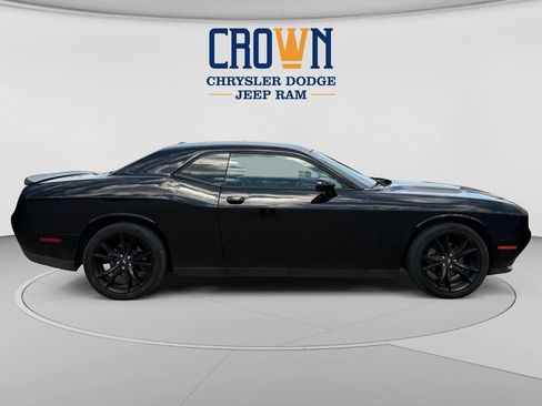 Used 2018 Dodge Challenger SXT w/ Blacktop Package RWD image 2