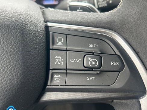 Used 2023 Jeep Grand Cherokee Altitude AWD/4WD image 20