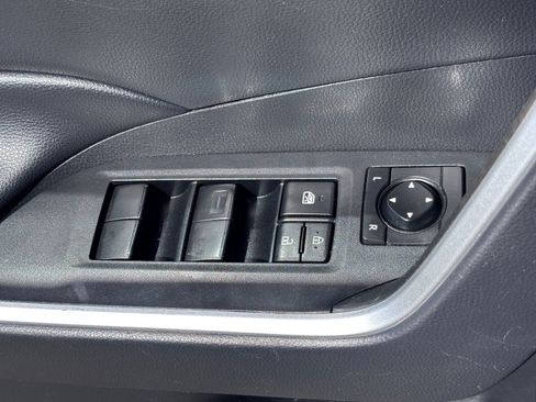 Used 2023 Toyota RAV4 LE AWD/4WD image 21
