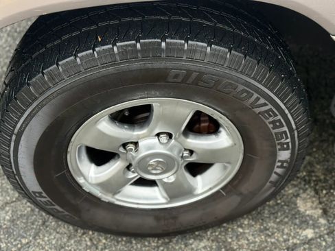 Used 2001 Toyota Land Cruiser AWD/4WD image 35