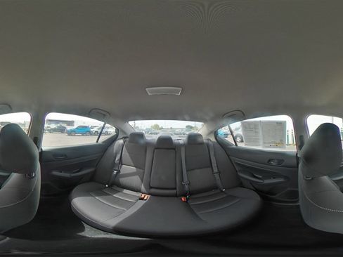 Used 2025 Nissan Altima 2.5 SV FWD image 42