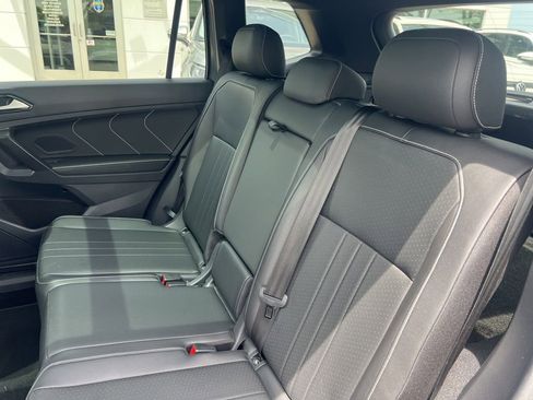 Used 2023 Volkswagen Tiguan SE R-Line AWD/4WD image 18