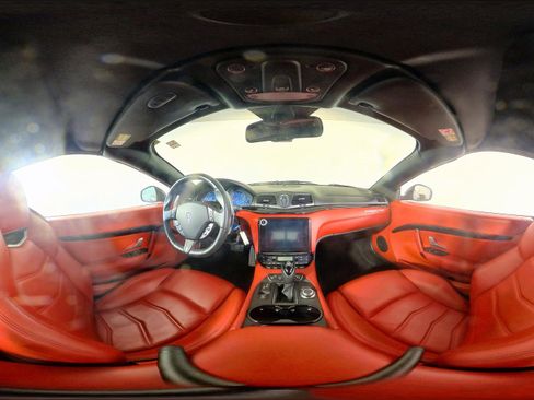 Used 2018 Maserati GranTurismo Convertible image 35