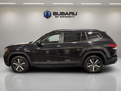 Used 2022 Volkswagen Atlas SE FWD image 2