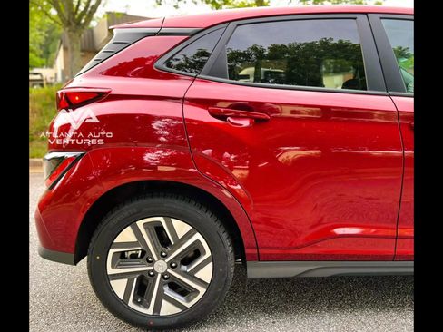 Used 2023 Hyundai Kona SE image 9